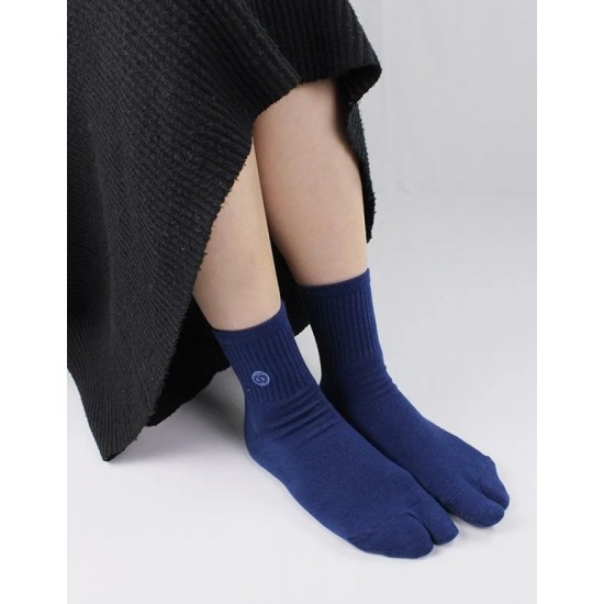 刺繡分趾中筒襪-藍色