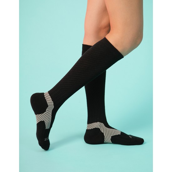Y系列中筒運動機能輕壓力襪-黑色